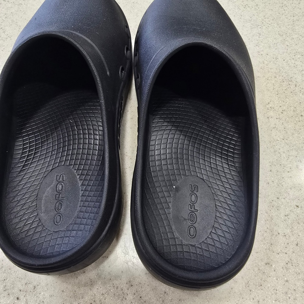 Oofos OOcloog Black Recovery Clogs Mens 5 Womens 7 EU 38 Slip On Shoes - Picture 7 of 15